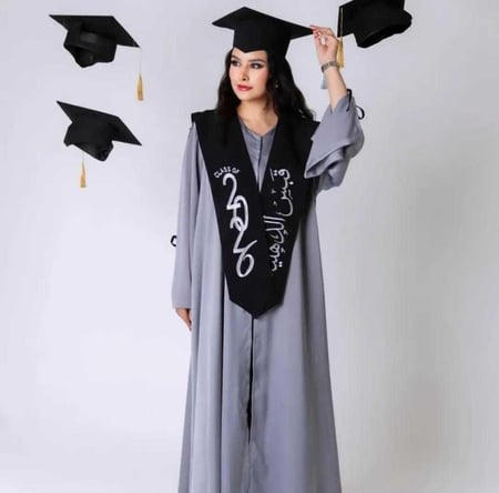عبايات تخرج 2026