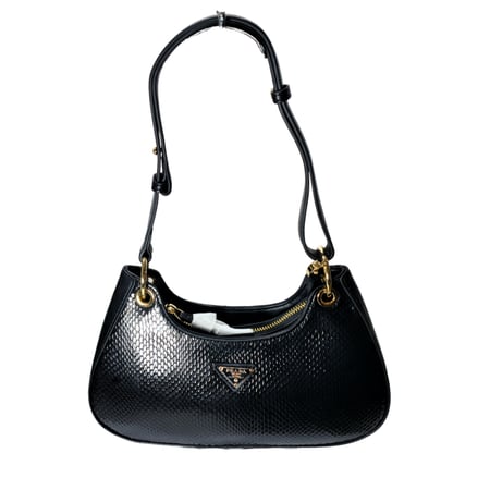 حقيبه من PRADA