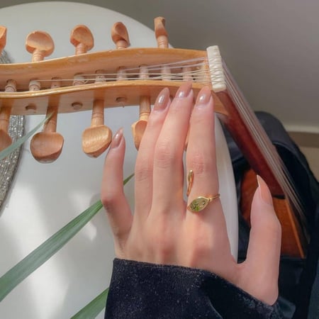 اسواره نسائيه مع خاتم عصري وحديث بالاسم حسب الطلب _ كازار