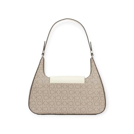 شنطة نسائية بتصميم راقي من ماركة كالفن