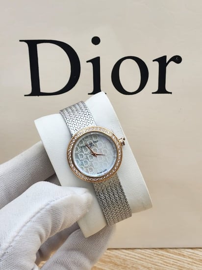 ساعة ماركة ديور نسائي