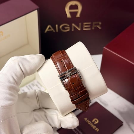 ساعات أقنر ( تافيانو ) جلد