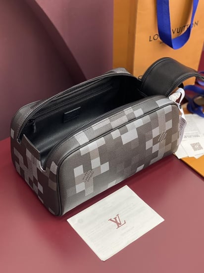 حقيبة يد لويس فيتون ( DOP KIT )