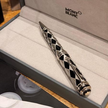 قلم مونت بلانك ( فرقة كوين )