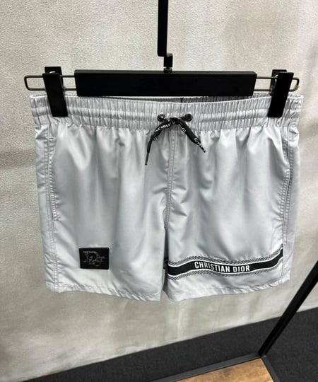 شورت ماركة ديور