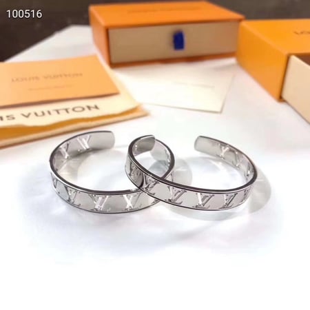 أساور لويس فيتون نساء