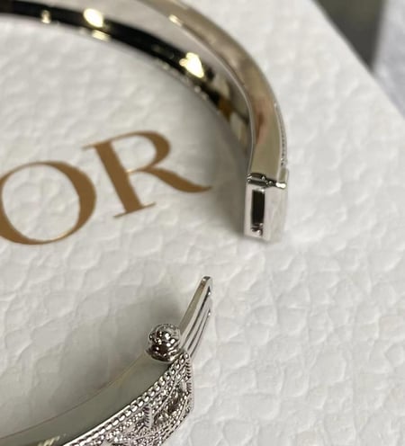 إسوارة ماركة ( DIOR )