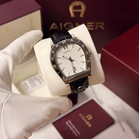 ساعات أقنر ( تافيانو ) جلد