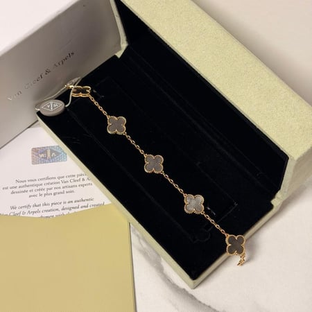 إسوارة ( فان كليف )