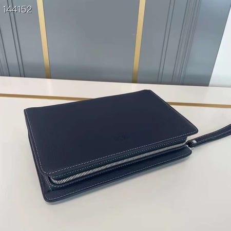 حقيبة يد هرمز برقم سري