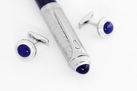 طقم قلم و كبك فضي و كحلي 80