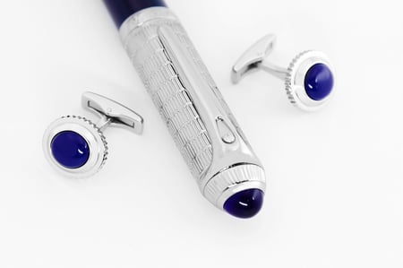 طقم قلم و كبك فضي و كحلي 80