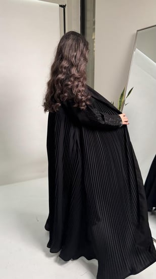 عباية لانا