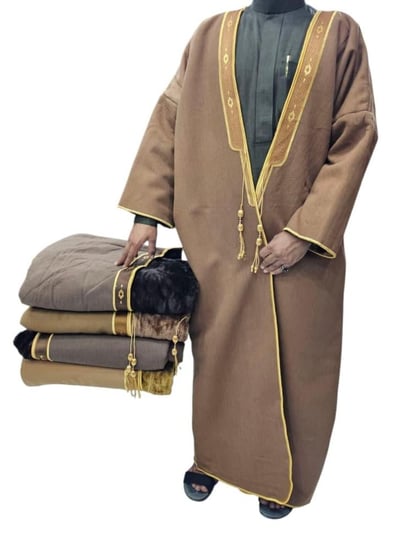 فروة وبر متوفرة بعدة الألوان -متجر بشت  المتألق