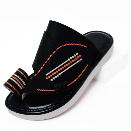 نعال شرقي ولادي أسود من متجر التويجري