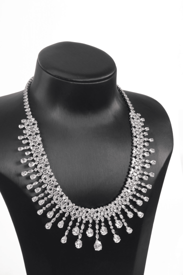 طقم زركون بتصميم أنيق