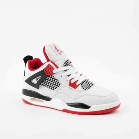 حذاء جوردن أبيض - White Jordan shoes