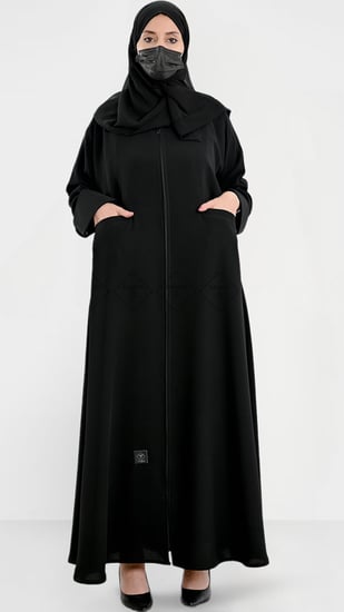 عباية سوداء كريب ملكي مع جيوب عملية