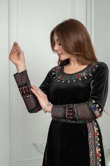 فستان تراثي ريفا خطين