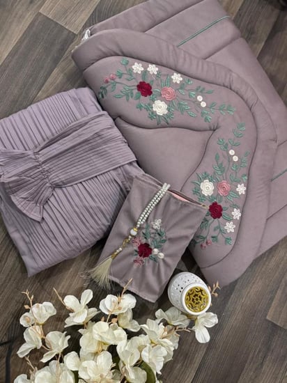 طقم صلاه سجاده طبي مع شرشف ومبخره وسبحه