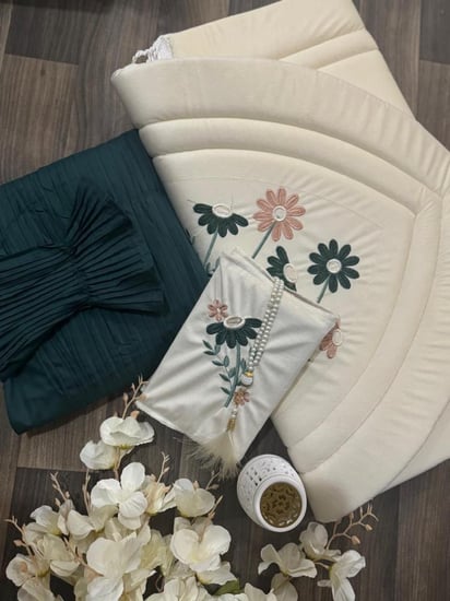 طقم صلاه سجاده طبي مع شرشف ومبخره وسبحه