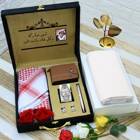 بوكس فخم رجالي صيفي شماغ وقماش وساعه بالاسم