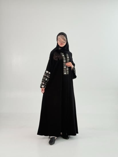 عباية غاديا بقماش كريب الابداع تدخيلات مخمل مطرز 1