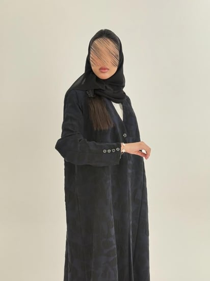 عباية جادي بقماش شاكيرا برسم مربعات كحلي