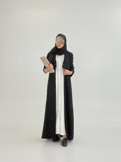 عباية جادي بقماش شاكيرا برسم مربعات كحلي