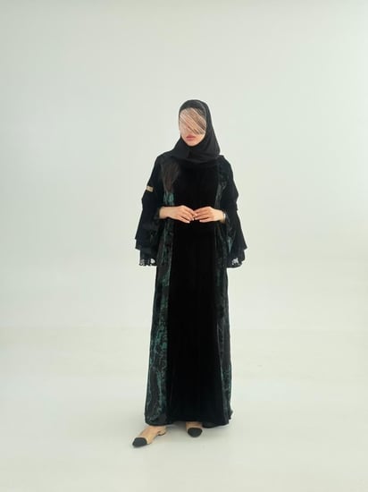 عباية غيوم بقماش مخمل كوري تدخيلات شيفون اخضر