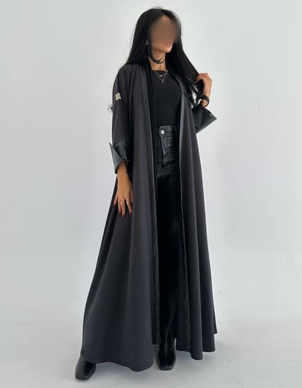 جوخ إيطالي رمادي مع جلد اسود كلوش