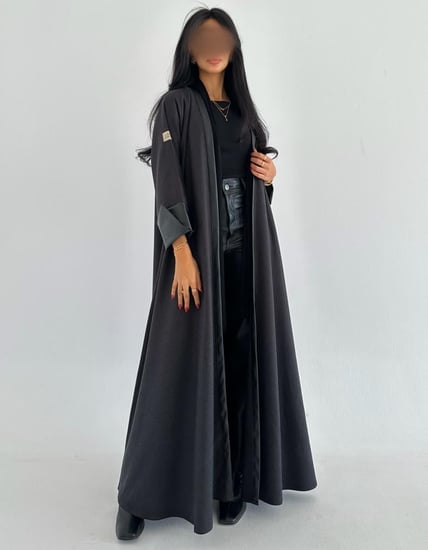 جوخ إيطالي رمادي مع جلد اسود كلوش