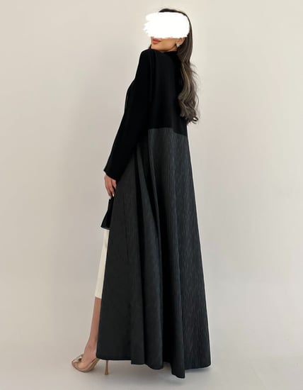 عباية نص كريب وتفته كم بفتحة كلوش