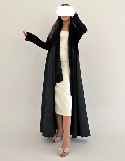 عباية نص كريب وتفته كم بفتحة كلوش