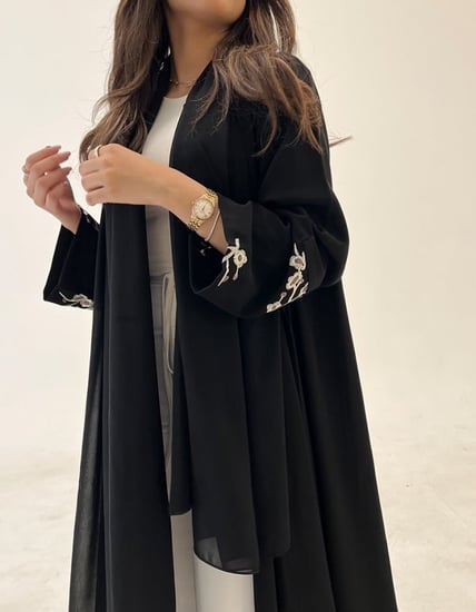 عباية-سوداء-مطرزة - عبايات سرداب