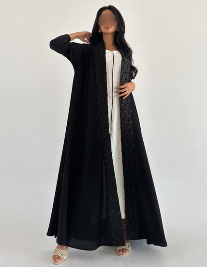 كريب صيفي مطرز اسود كلوش اكمام استرتش ضيقة