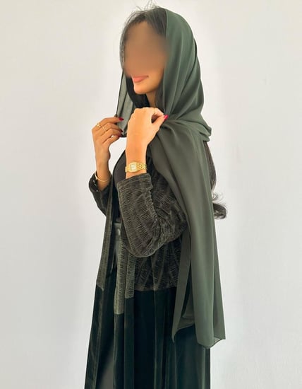 مخمل زيتي ساده مع مخمل شيفون مخطط نص كلوش