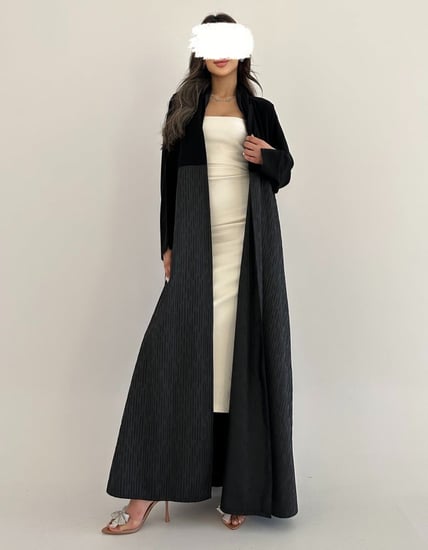 عباية نص كريب وتفته كم بفتحة كلوش