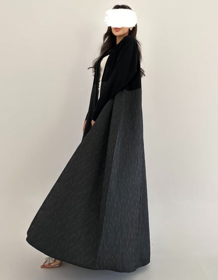 عباية نص كريب وتفته كم بفتحة كلوش