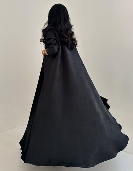 عباية كريب مع تفته بلمعه خفيفة كلوش