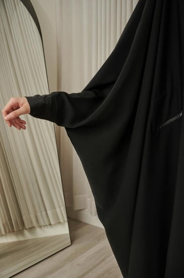 عباية سديري مغلقه من الأمام (قماش نواعم)