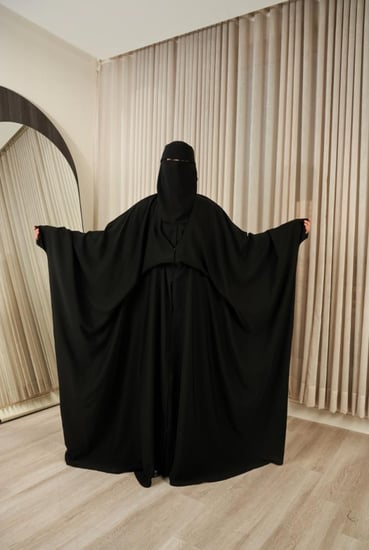 عباية سديري مفتوحه بطقطق راس كتف قماش نواعم (كم فراشه)