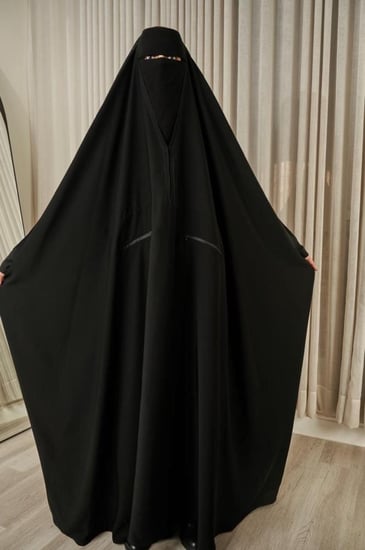 عباية سديري مغلقه من الأمام (قماش نواعم)