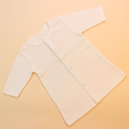 روب مواليد دانتيل أنيق وناعم سكري