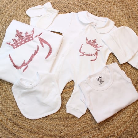 طقم ملابس مواليد تطريز مواليد