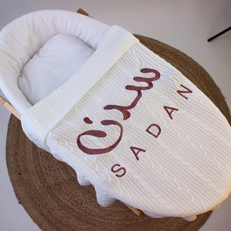 بطانية سرير مواليد بالاسم الالوان مختلفة