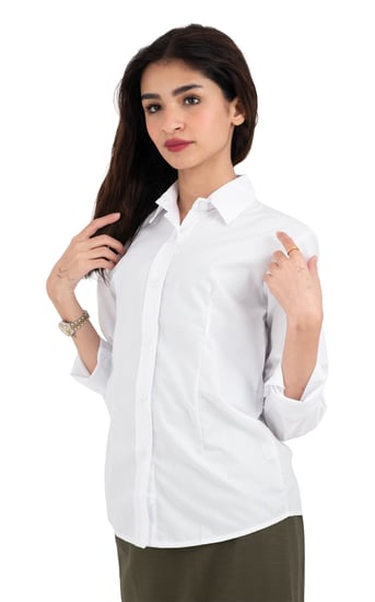 بلوزة مريول ابيض سادة ياقة قلاب روز ستة ازرار وكسرات ناعمة وخامة مريحة