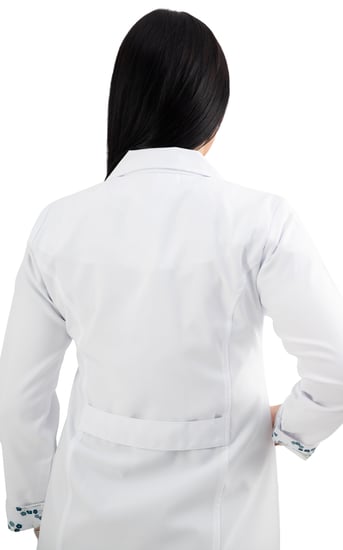 لابكوت طبي نسائي أبيض صوفيا 38 إنش بأكمام مزينة وجيوب عملية