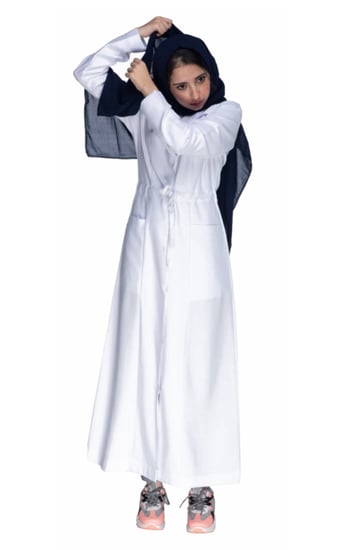 بالطو طبي نسائي أبيض طويل بيور بحزام خصر وقفلة طقطق