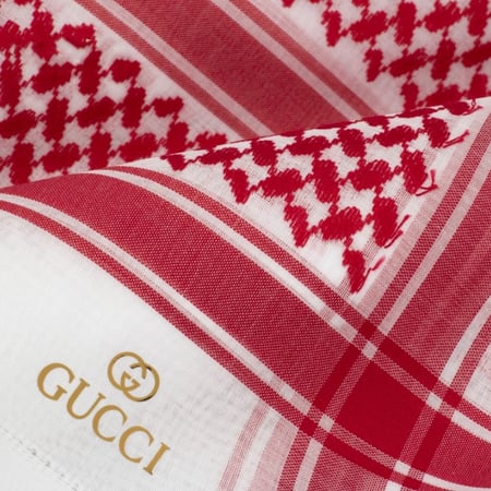 شماغ قوتشي قولد 2023